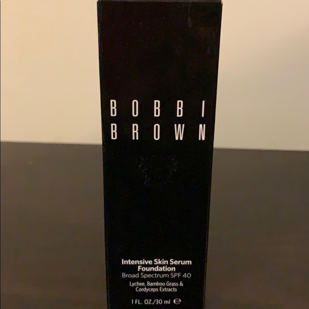 Bobbi Brown Foundation